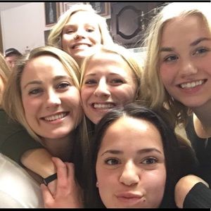 Meet your Posher, Elizabeth